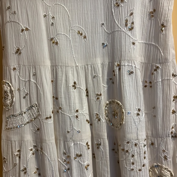 NWT- Laundry by Shelli Segal- White dress with gold sequins. Make me a offer. - Picture 4 of 10